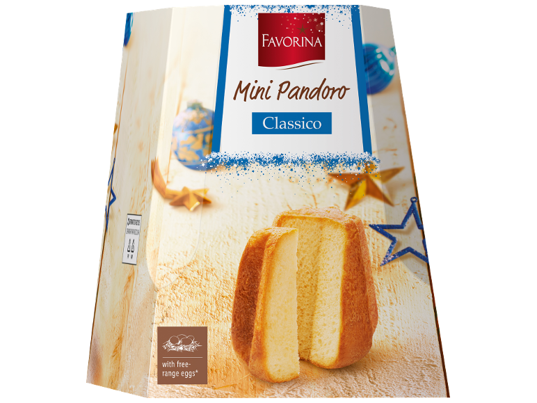 Klasični mini pandoro s jajima slobodnog uzgoja, s božićnim ukrasima.