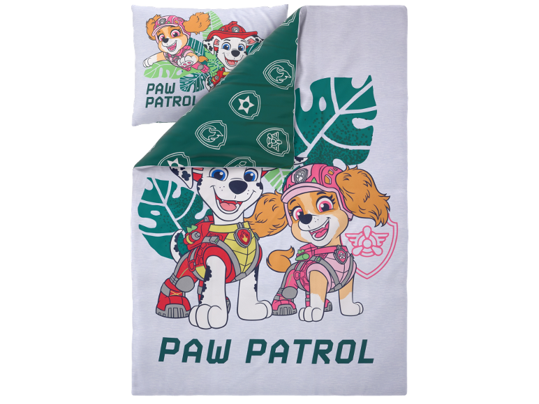 Set posteljine s likovima pasa i lišćem, s natpisom „PAW PATROL“.