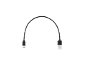 USB-C na USB-A adapterski kabel na crnoj pozadini.