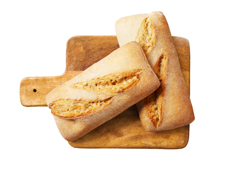 Dva ciabatta kruha na drvenoj dasci za rezanje