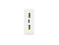 Bijeli punjač s dva USB-A i jednim USB-C priključkom.