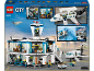 Set za izgradnju zračne luke s kontrolnim tornjem, avionom i figurama, kombinira se s 60367.