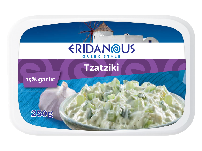 Pakiranje grčkog tzatzikija s 15% češnjaka, 250g, s vjetrenjačom u pozadini.