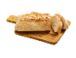Narezani kruh na drvenoj dasci za rezanje