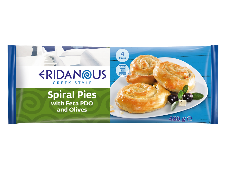 Pakiranje grčkih spiralnih pita s feta sirom i maslinama.