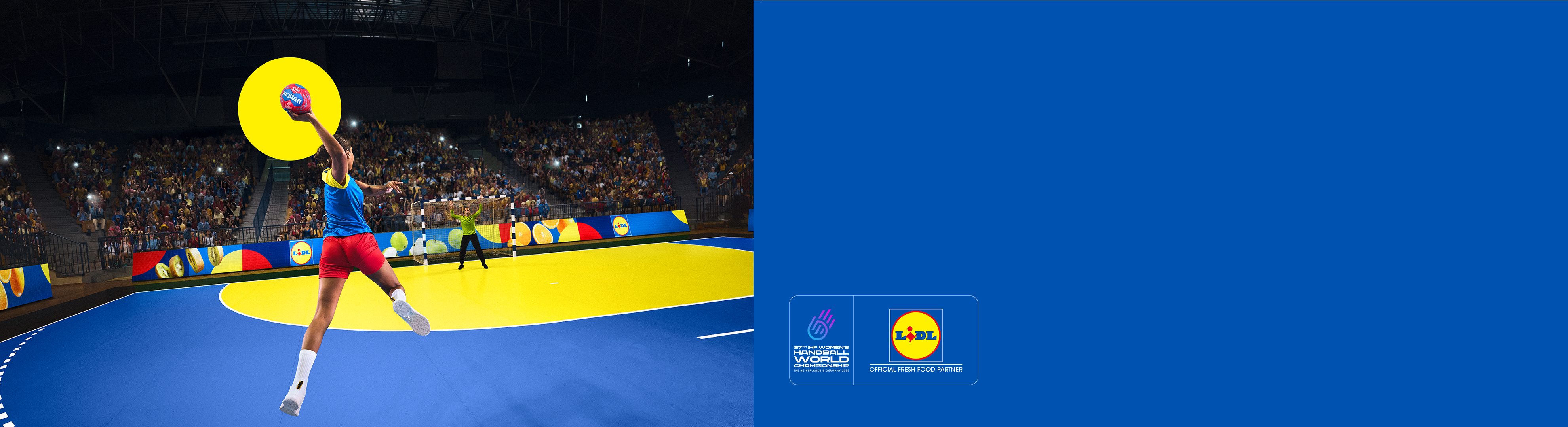 Rukometašica u akciji na terenu s Lidl logotipima i gledateljima.