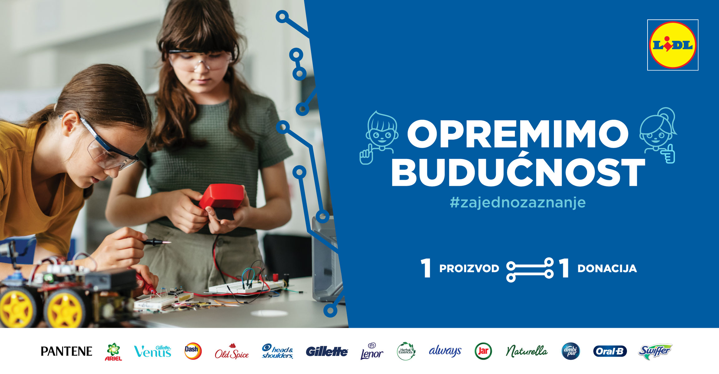 Djevojčice uče robotiku uz poruku o donaciji za kupnju proizvoda.