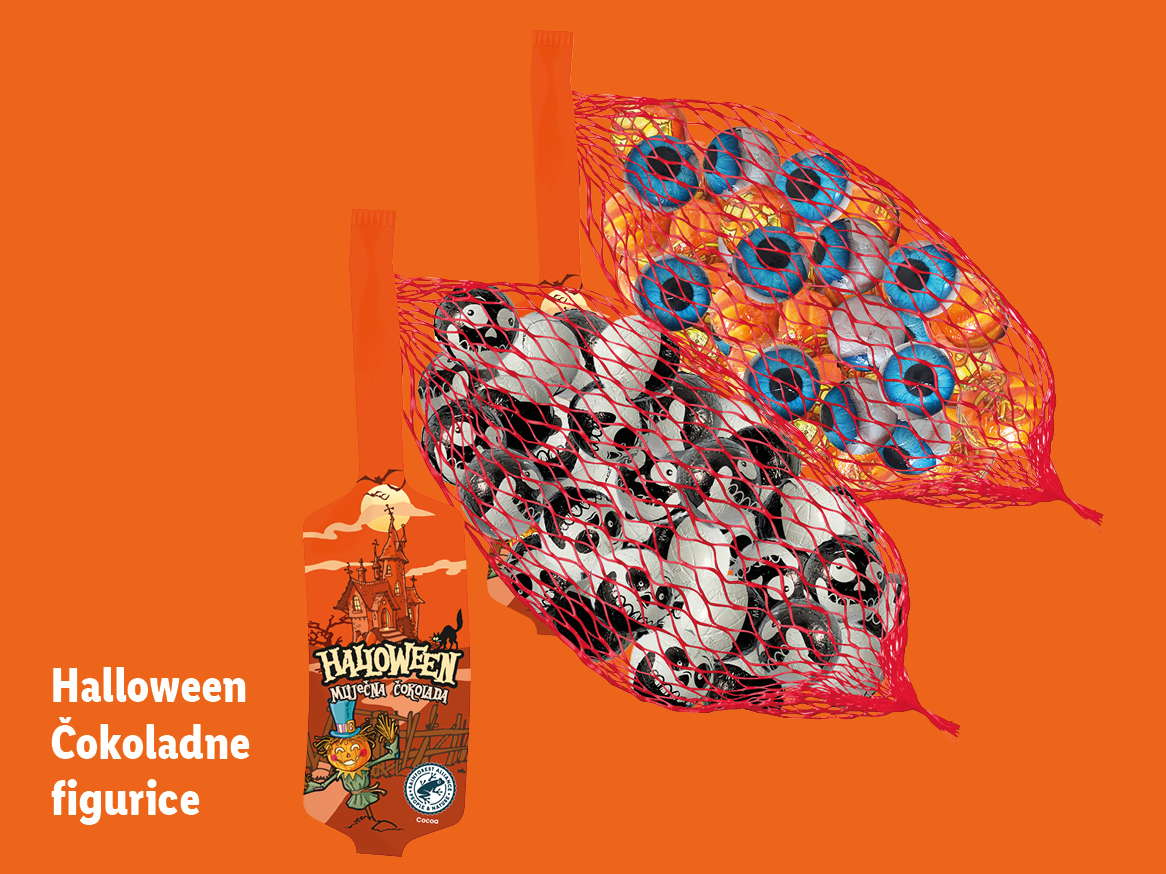 Mrežaste vrećice čokoladnih figurica za Halloween, uključujući očne jabučice i lubanje, na narančastoj pozadini.