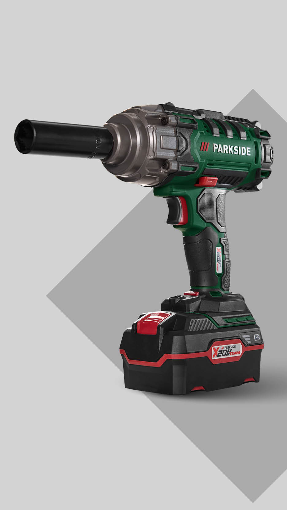 Akumulatorski udarni odvijač sa baterijom i nasadnim ključem.