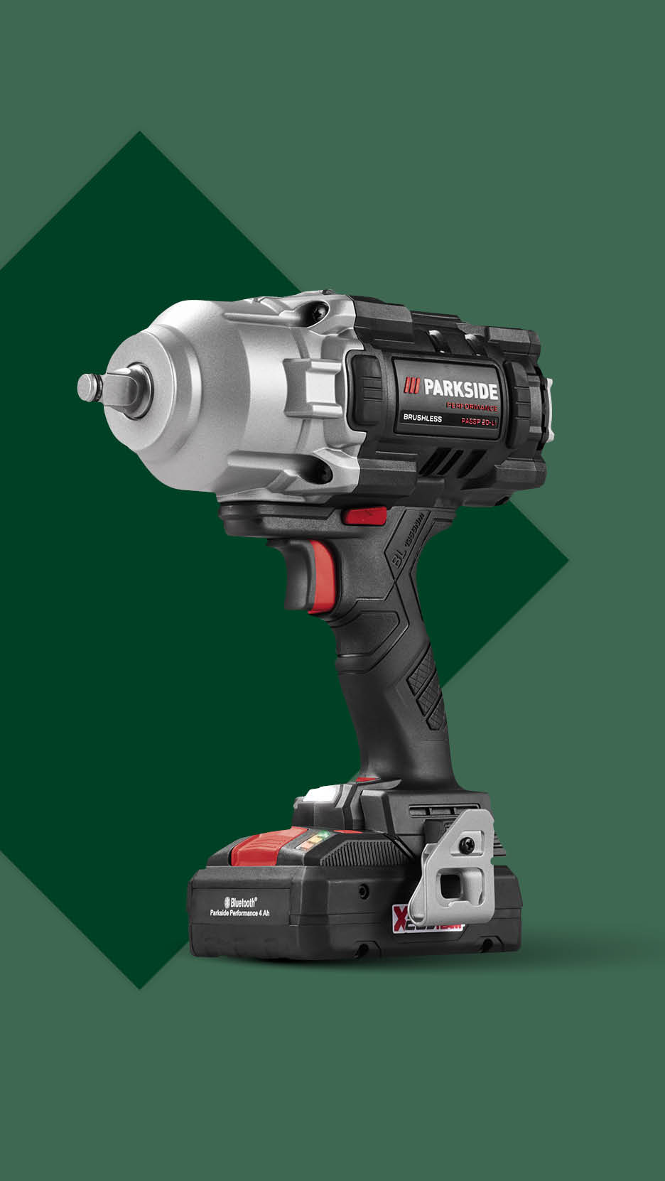 Akumulatorski udarni odvijač s baterijom od 4 Ah na zelenoj pozadini.