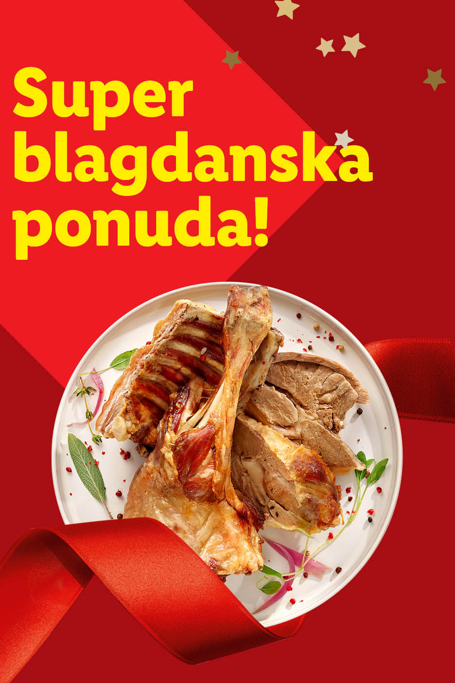 Super blagdanska ponuda: pečena janjetina i rebra na tanjuru s crvenom vrpcom.