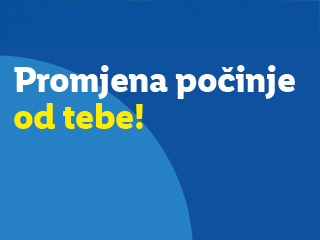 Plavi poster s tekstom 'Promjena počinje od tebe!' u bijeloj i žutoj boji.